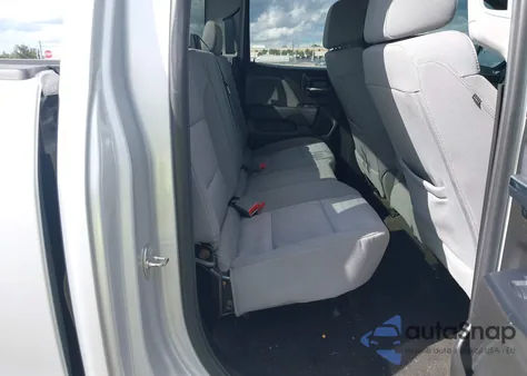 2018 Chevrolet Silverado 1500 Custom z USA, uszkodzony, nr VIN 1GCRCPEC9JZ355854